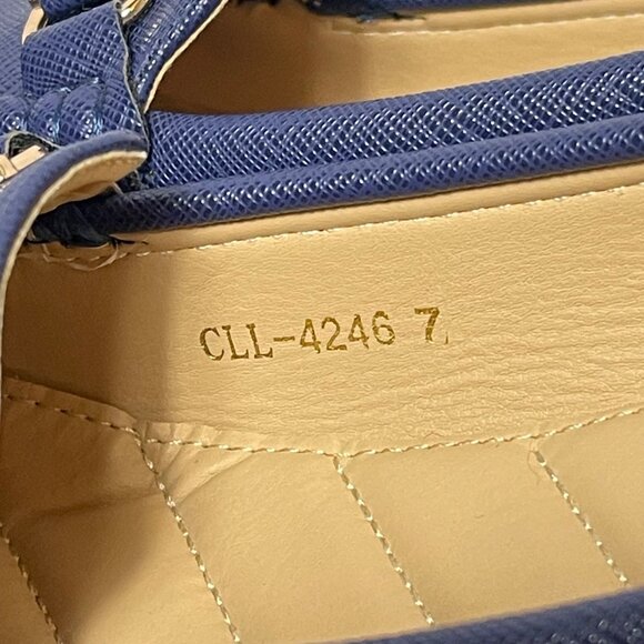 Carlton London Textured Moc-Toe Wedges in Navy Blue with gold accents, size US 9 - Picture 4 of 14